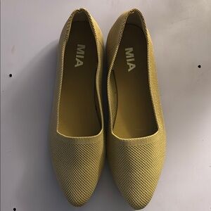 NEW Beige Textured Flats